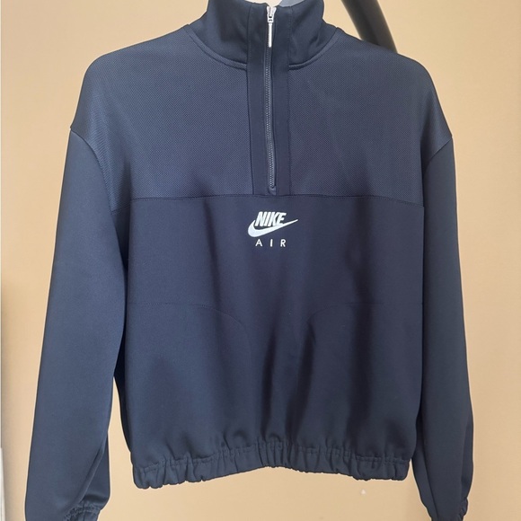 Nike Black Jacket with White Logo - Picture 5 of 12